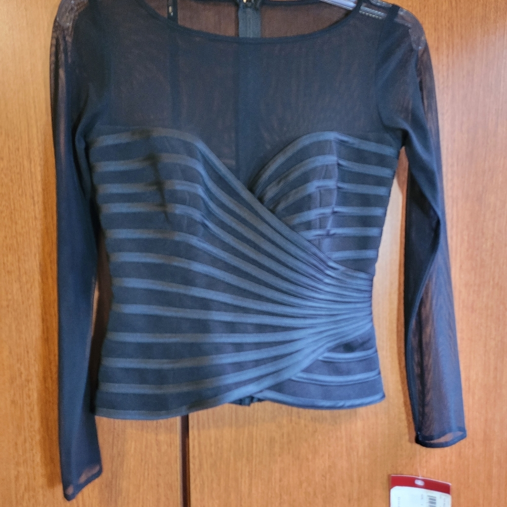 JS GROUP top. NWT